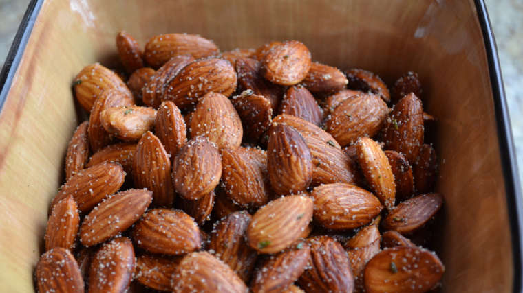 Seasoned Almonds The French Olive Quality French Varietal Olive Oil 760x427 